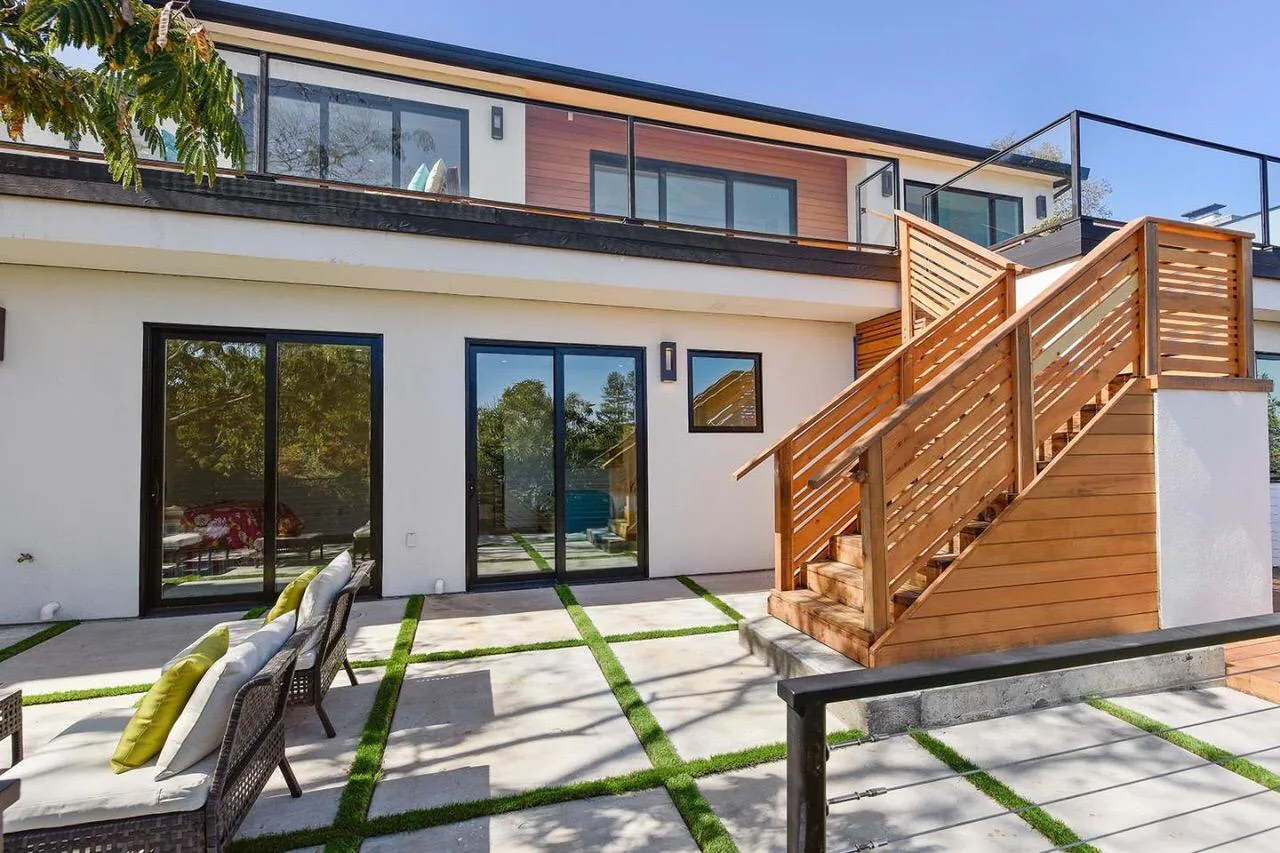 Finished modern patio stairs and upper deck
